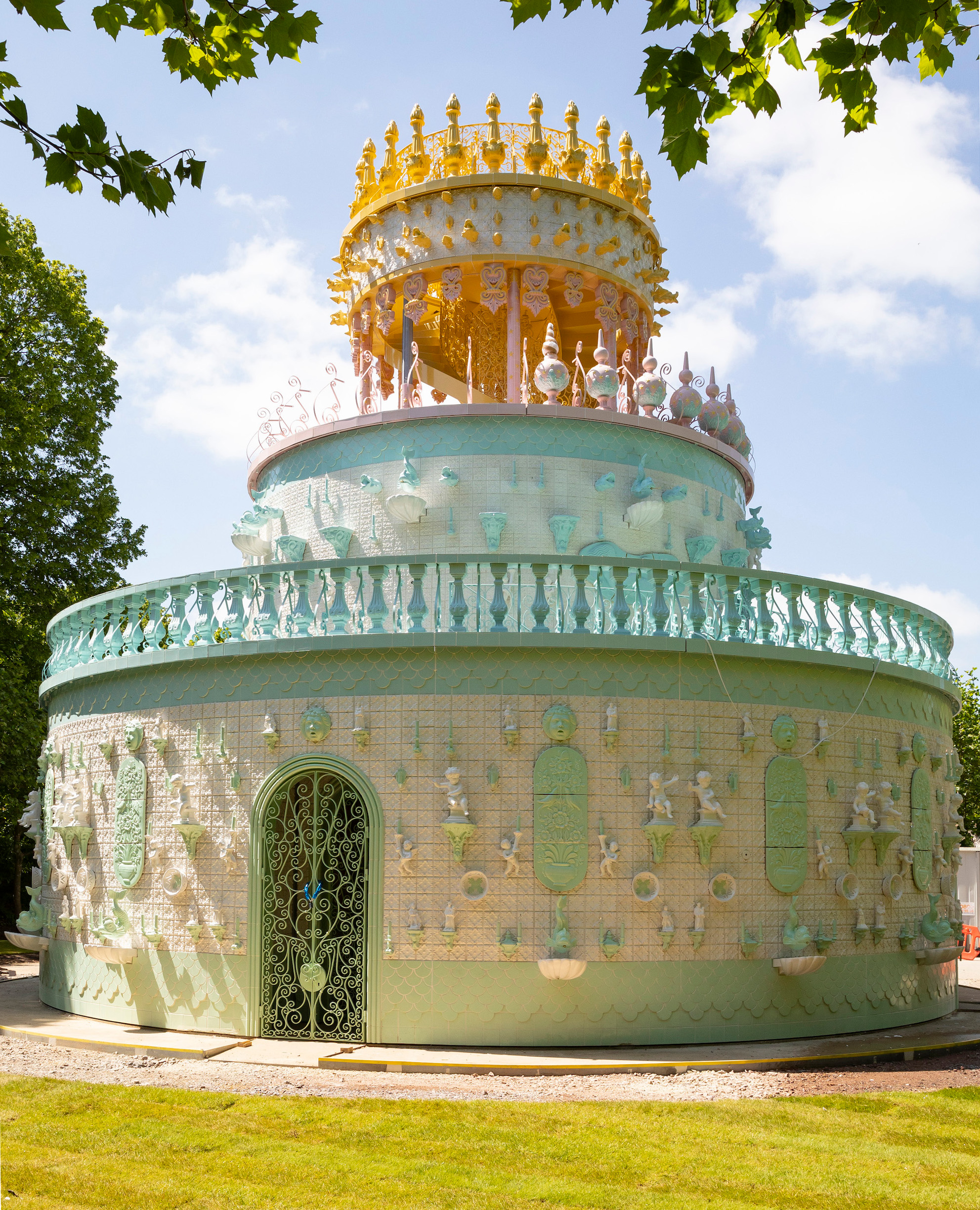 vasconcelos Wedding Cake Exterior 29 C2A9 A Rothschild House and Garden. Photo by Chris Lacey rotate yaohdm