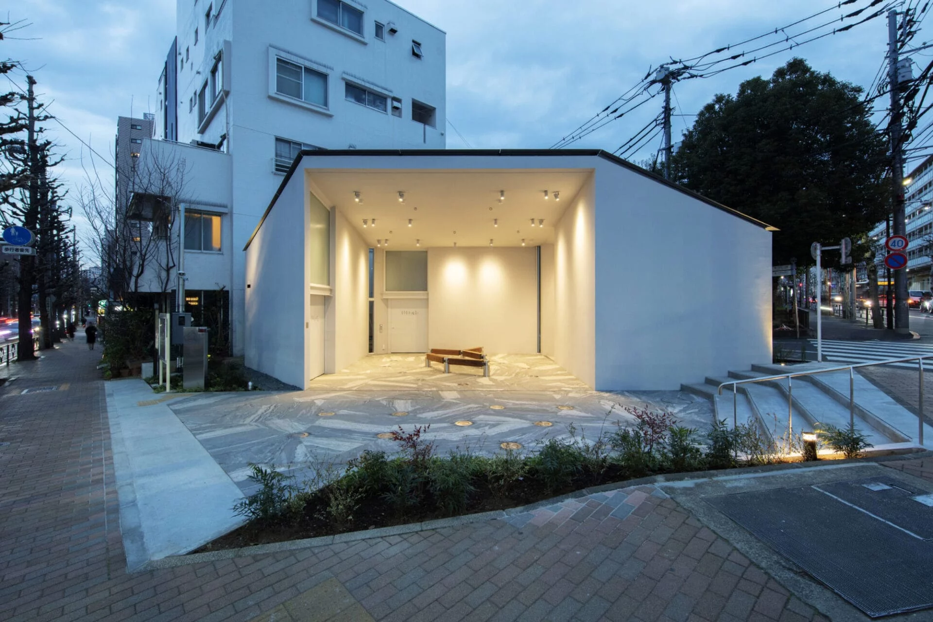 tokyo toilets 4 XCoK8c