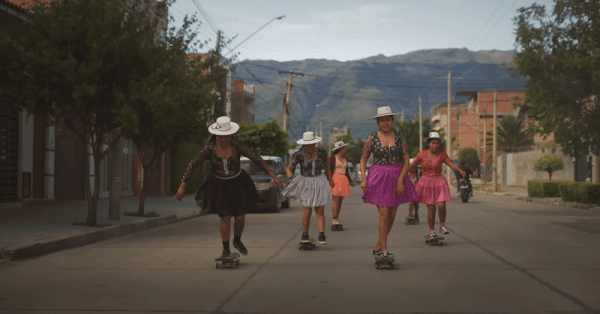 cholitas 1 CfZVy2